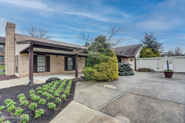 Building Photo - 1508 Wellington Pl