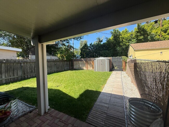 Building Photo - 3B2B House in Toluca Lake/NoHo