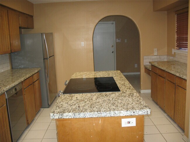 Building Photo - 6030 Gallant Forest Dr