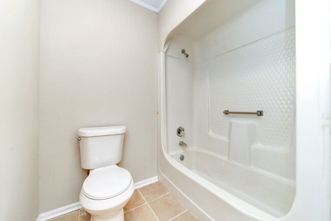 Building Photo - Hot Listing! Modern 3BR/2BA in Talladega –...