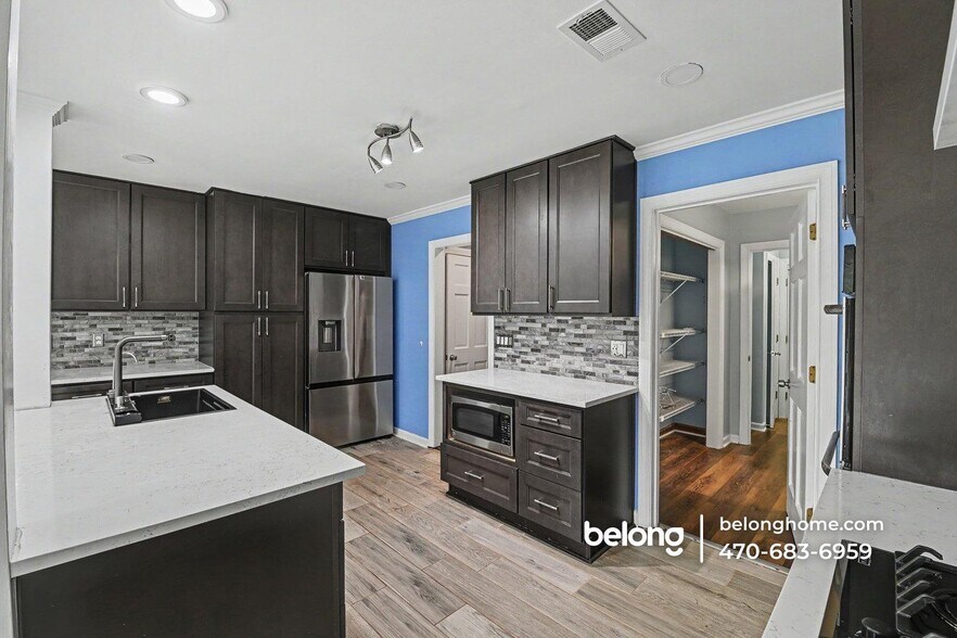Building Photo - 988 Bridgegate Dr NE
