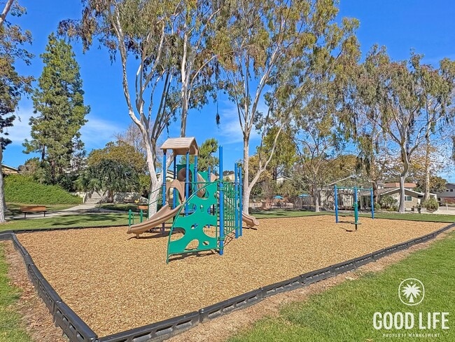 Building Photo - Bright, Newly Renovated 2BR in Peaceful UTC Community