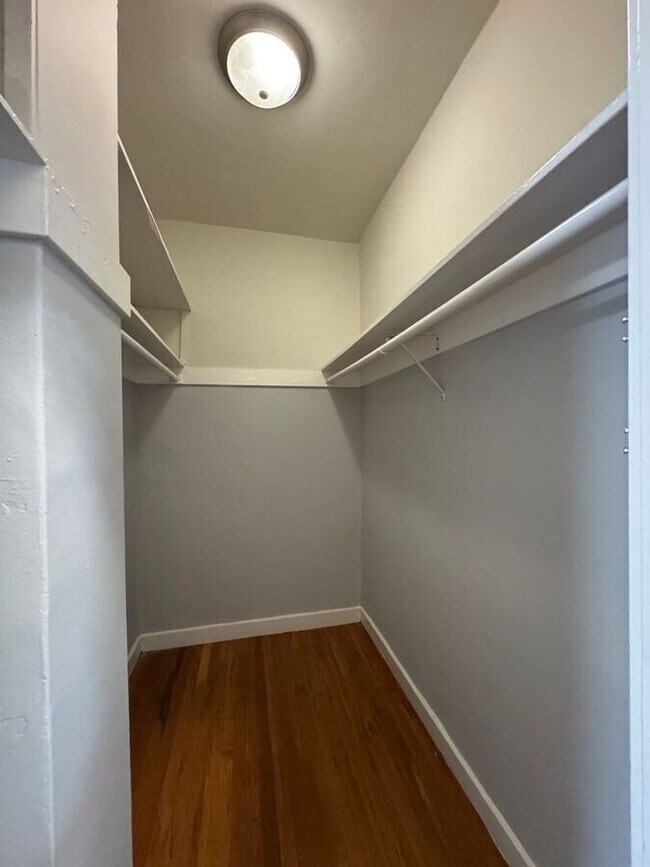 Building Photo - 536 Leavenworth St