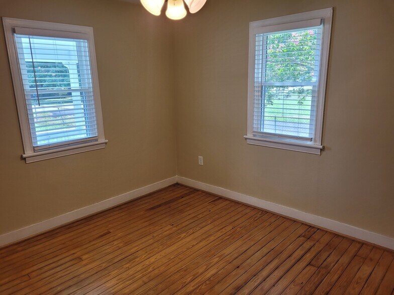 Building Photo - 21612 Hudson St