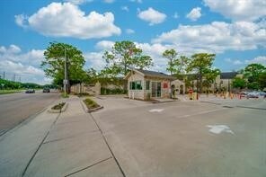 Building Photo - 3050 Holly Hall St