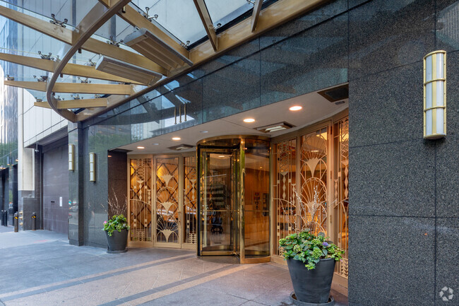 Building Photo - 111 East Chestnut Condominium