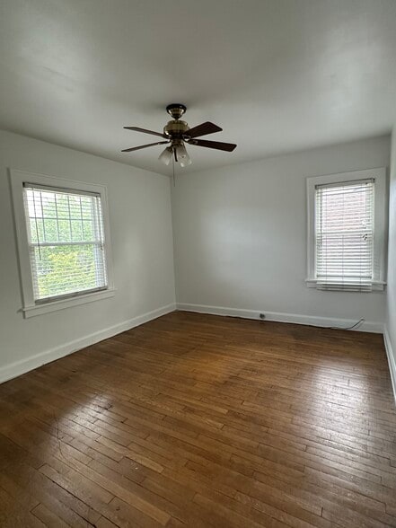 Building Photo - 1634 Chesterland Ave