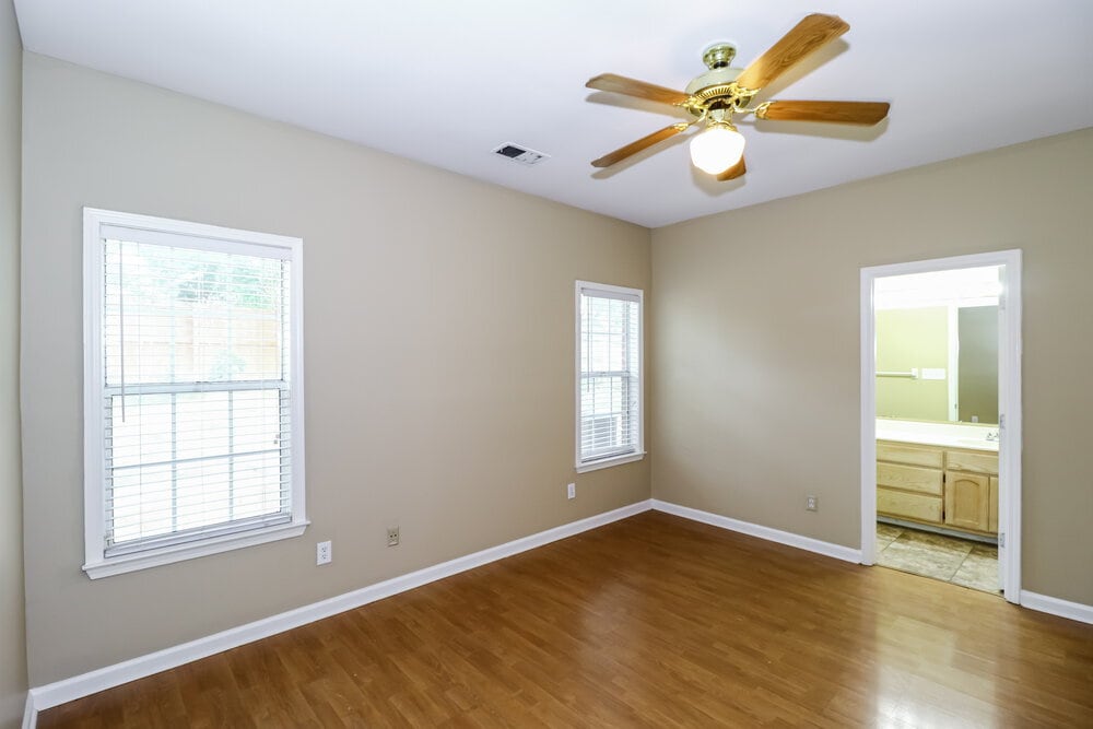 Building Photo - 8170 Timber Knoll Ln