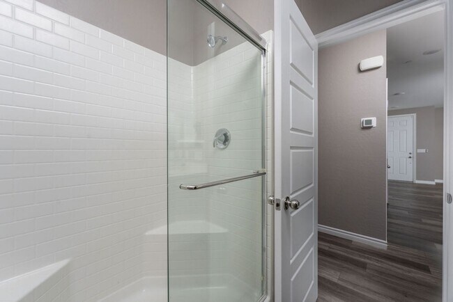 Building Photo - Modern Henderson Townhome with Loft & Resort-Style Amenities