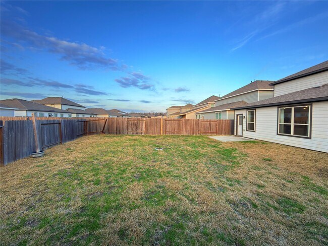 Building Photo - 9662 Caney Trails Rd