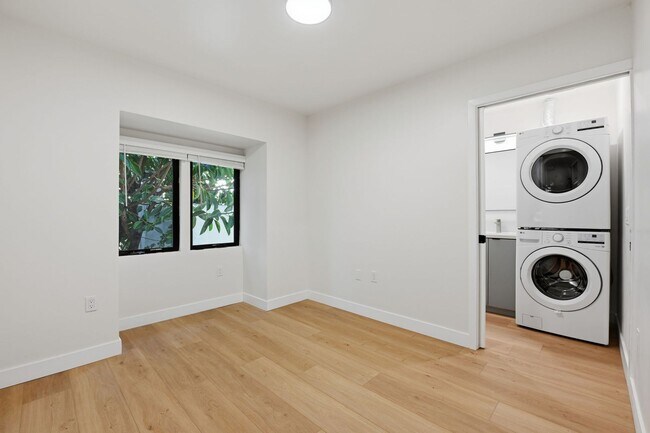 Building Photo - 2735 Broadway-2