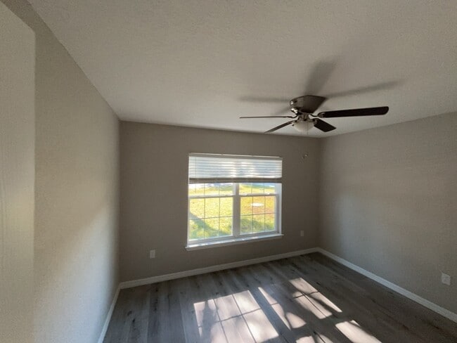 Building Photo - 3099 W Viking Ln