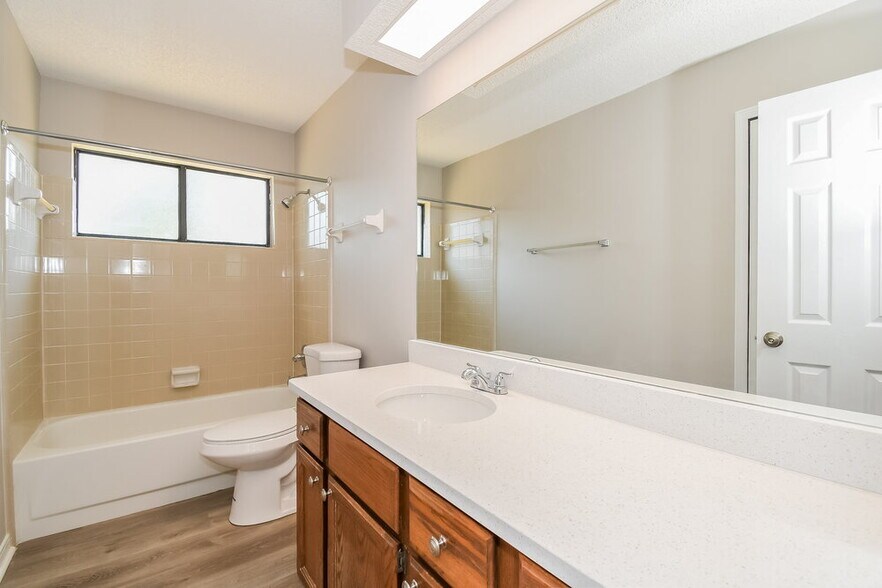 Building Photo - 10364 Windfern Ct N