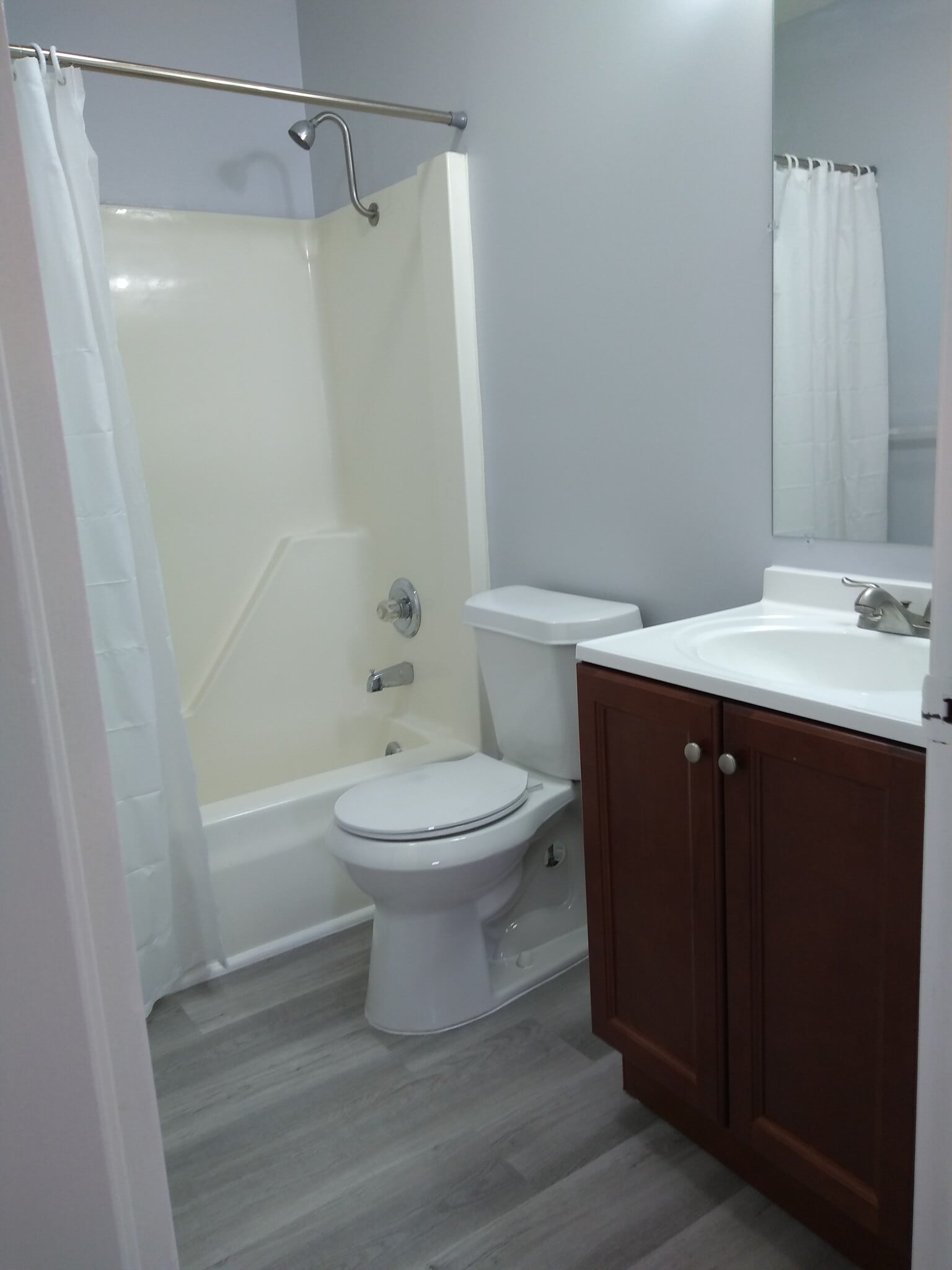 Bathroom - 3307 henry st