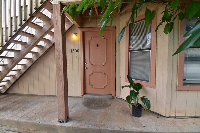 Building Photo - Four Plex