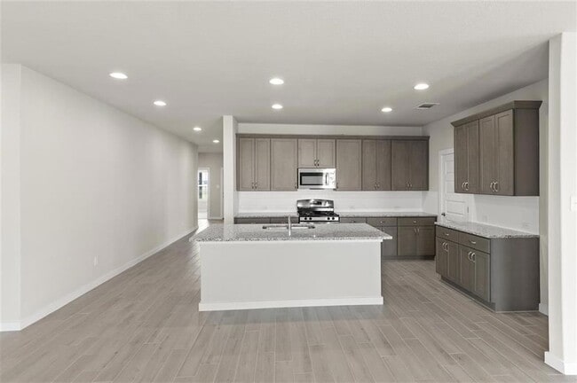 Building Photo - 195 Hortus Dr