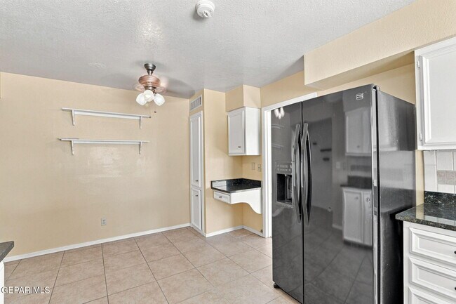 Building Photo - 6621 Mesa Grande Ave