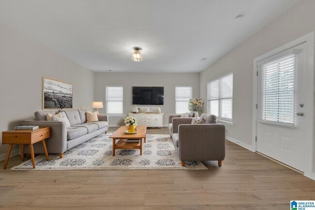 Building Photo - 615 Troubadour Ln