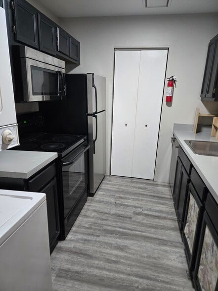 Building Photo - 2645 N Charles St