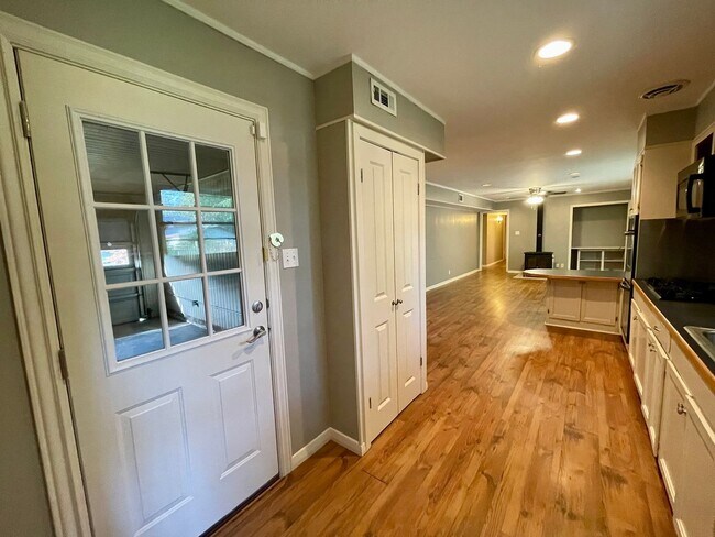 Building Photo - 960 Terrace Dr