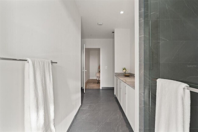 Building Photo - 3015 S Ysabella Ave