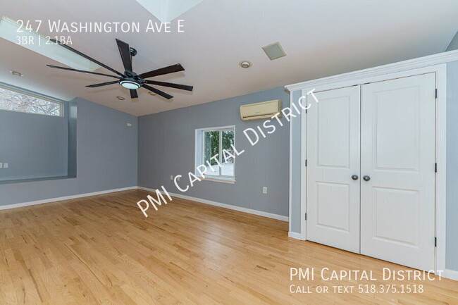 Building Photo - Gorgeous, Completely Remodeled, Spacious, ...