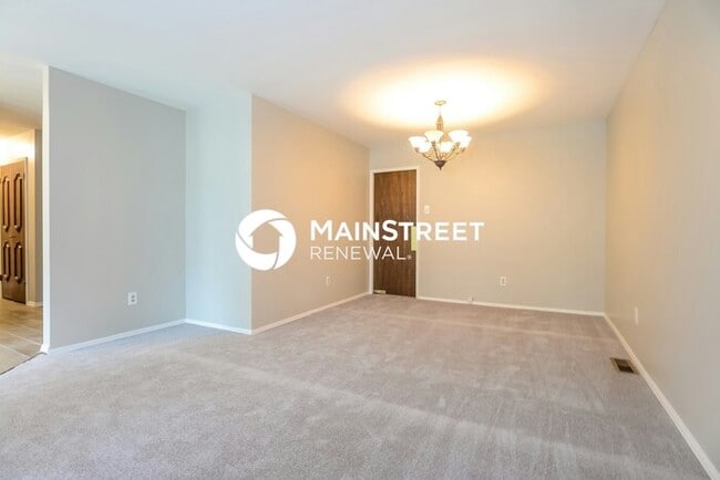 Building Photo - 4 Bedroom Pet-Friendly Home in Florissant,...