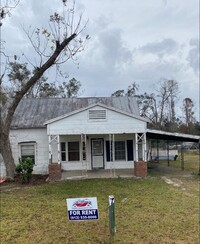 Building Photo - 3 Bed 1 Bath House - Under Renovations