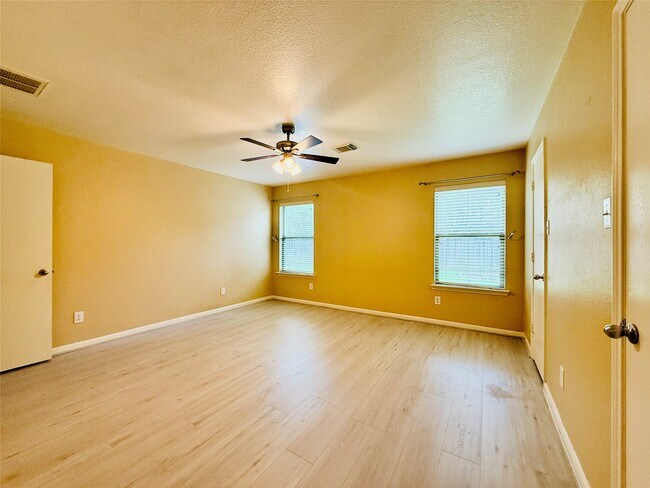 Building Photo - 16750 Bending Creek Ln