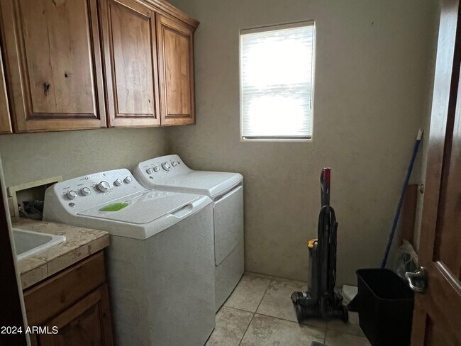 Building Photo - 38219 N 3rd Ave