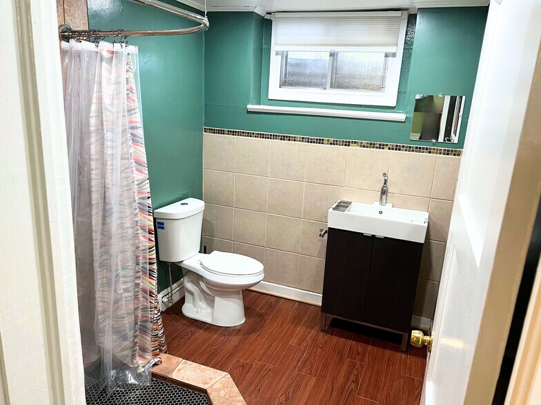 Bathroom - 972 E 3385 S