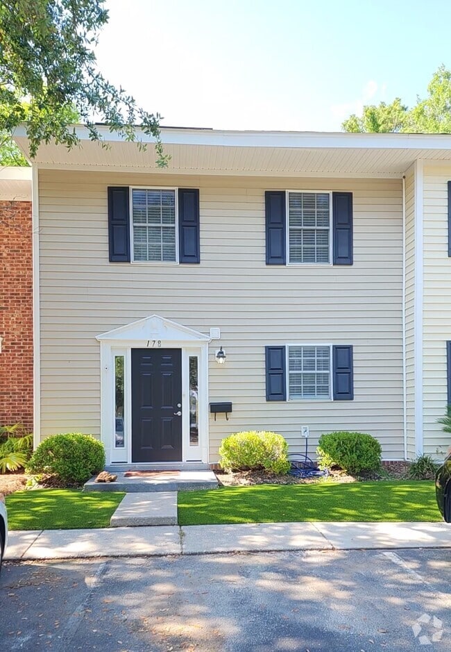 Building Photo - 178 Heritage Cir