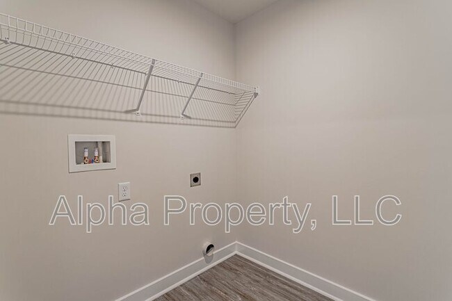 Building Photo - 127 Roseridge Dr