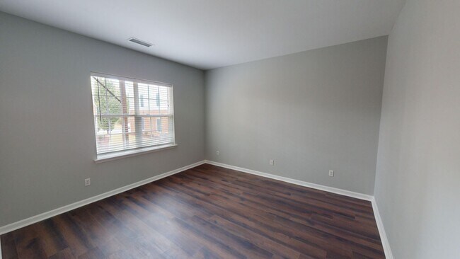 Building Photo - Double Master Townhome in South Park