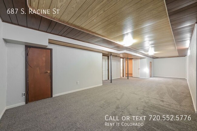 Building Photo - 687 S Racine St
