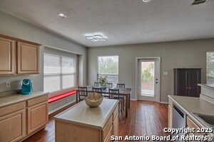 Building Photo - 935 Calico Garden