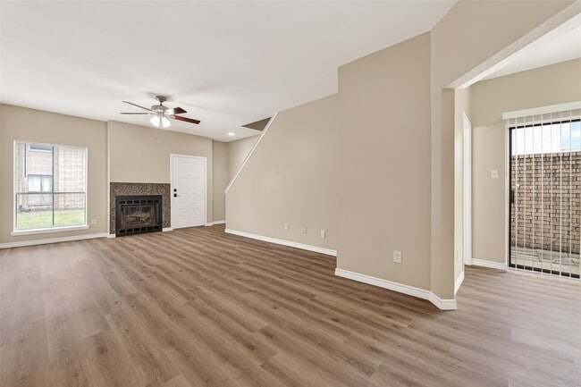 Building Photo - 10811 Richmond Ave.