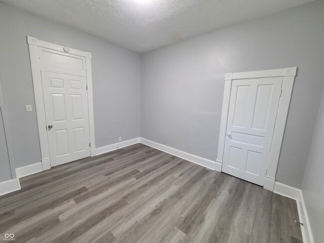 Building Photo - 972 N Belleview Pl