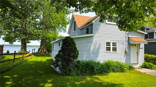 Building Photo - 5416 W Lake Rd