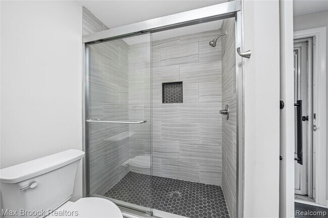 Building Photo - 2601 Lamplighter Ln