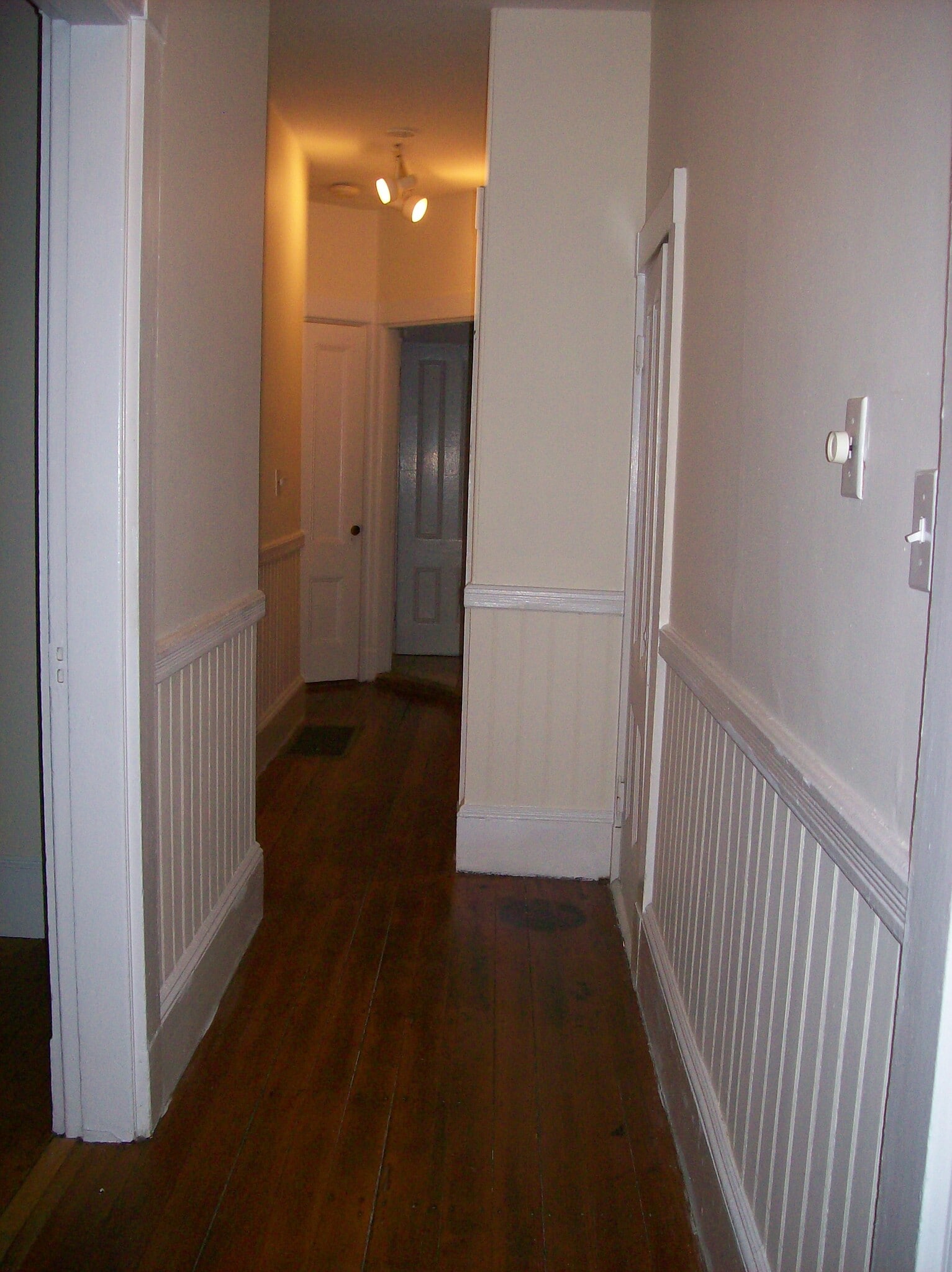 Building Photo - 10 Roberts St