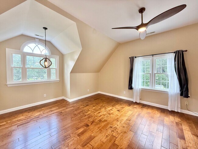 Building Photo - Luxurious 5BD, 4.5BA North Raleigh Home wi...
