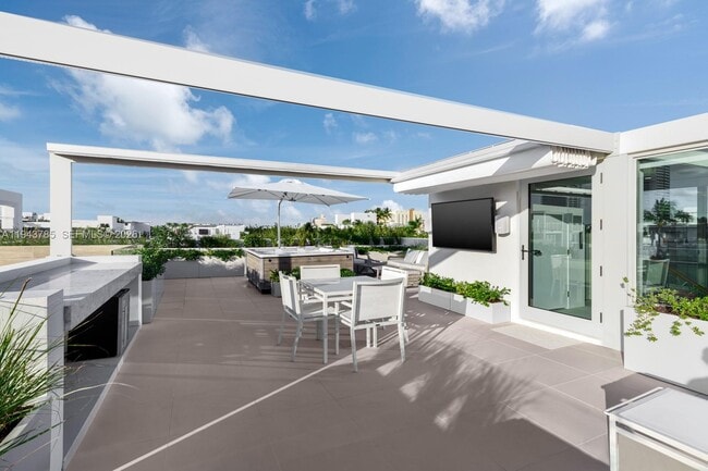 Building Photo - 819 2nd St