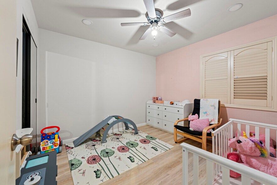 Building Photo - 18122 Sundowner Way