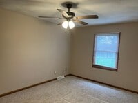 Building Photo - TONS OF SPACE AND STORAGE!! AVAILABLE NOW!!