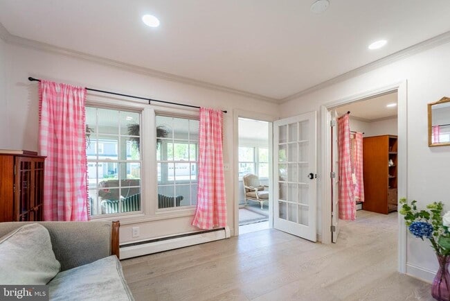 Building Photo - 206 Linden Ave
