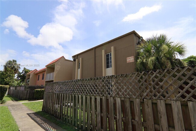 Building Photo - 4910 NW 79th Ave