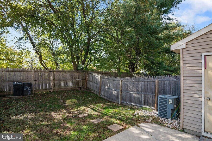 Building Photo - 3904 Elberta Ln