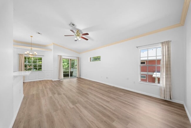 Building Photo - Nicely updated 3-bedroom, 2-bath upper-floor condo in Fort Myers