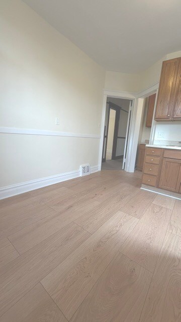 Building Photo - 4511 N Greenview Ave